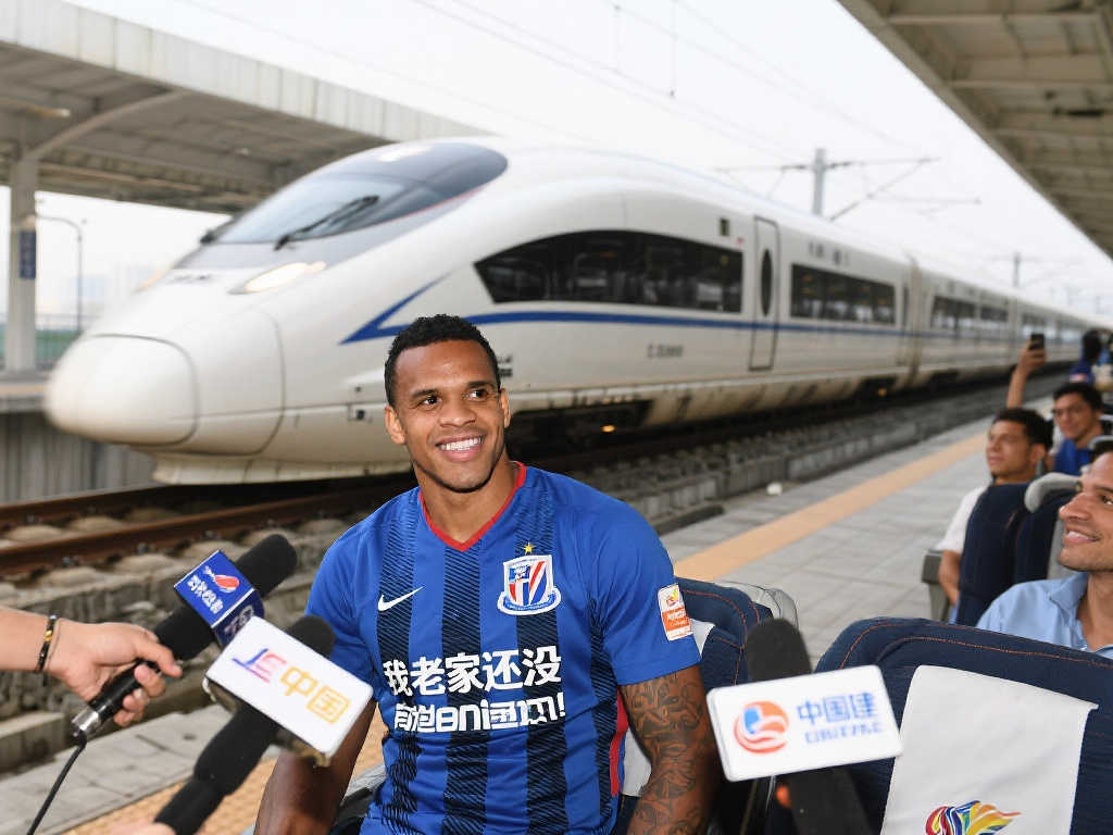 他的战术足 他的战术足